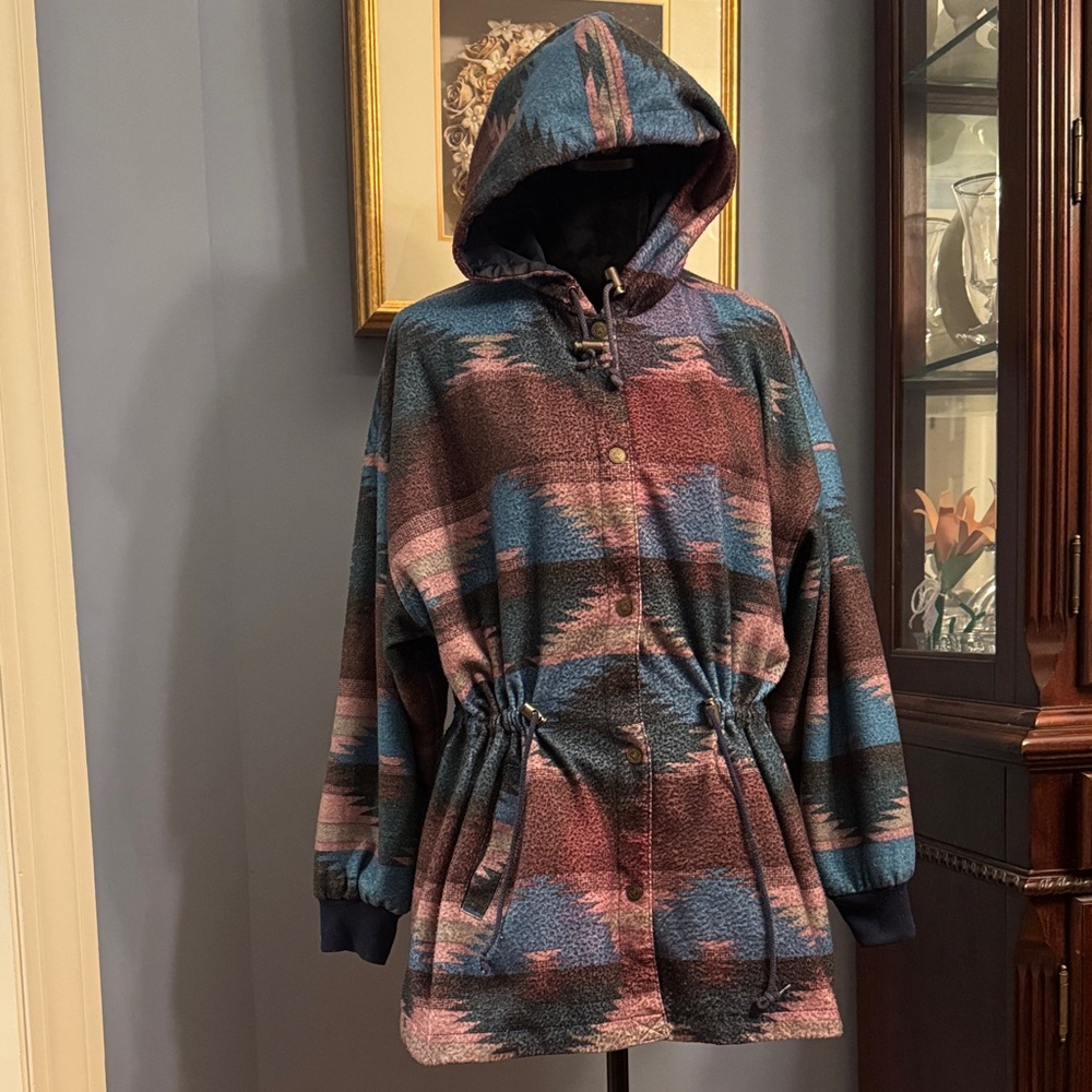 Vintage 90s Western Print Fleece Coat.